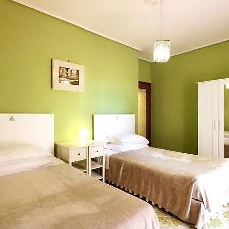 Flat Margot, Sorrento, 2br 2bt Flat, Sleeps 4, Terrace Apartament *
