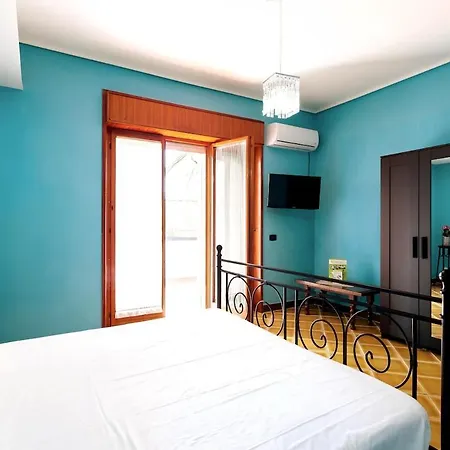 Apartament Flat Margot, Sorrento, 2br 2bt Flat, Sleeps 4, Terrace